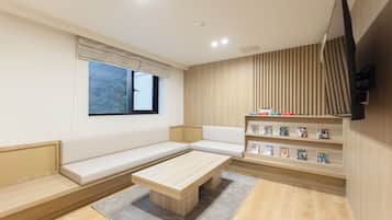 ๋๋ญ์ค ์ค์ํธ, ์ฐ ์ ๋ง | ๊ฑฐ์ค ๊ณต๊ฐ