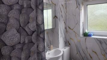 Double Room, City View | Bathroom