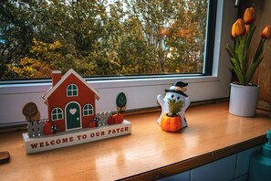 Double Room, City View | Living area - The Westburn Nest (Edinburgh)