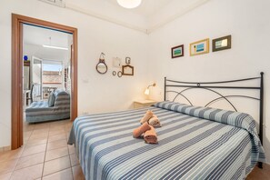 1 室のベッドルーム、アイロン / アイロン台、WiFi、ベッドシーツ