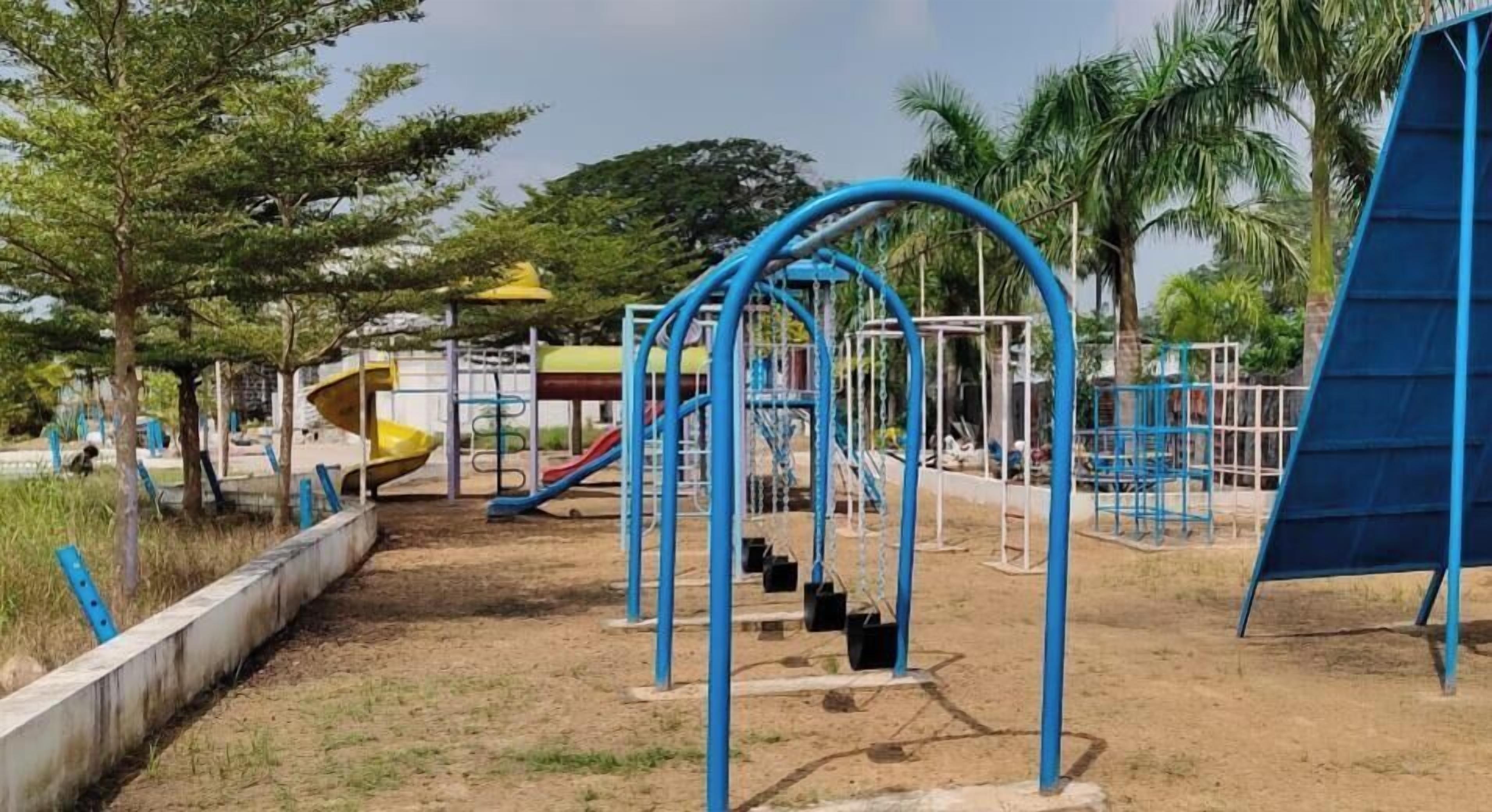 Zona de juegos infantil al aire libre