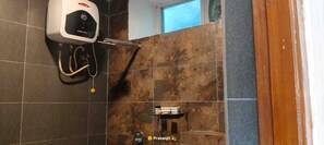 Shower, towels - Kakatiya Resort (Govindaraopet)