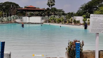 10 kolam renang terbuka