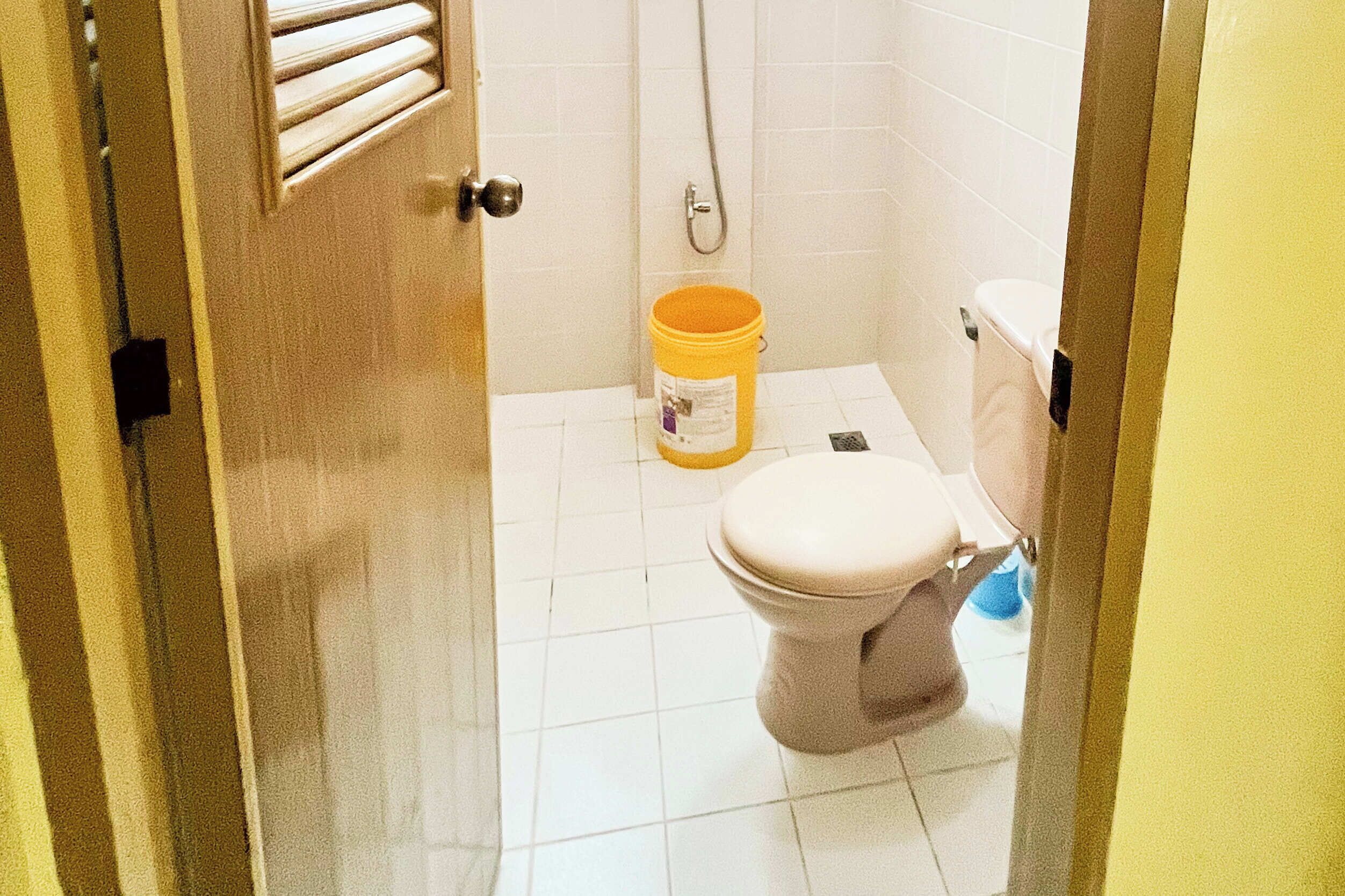 Three Bedroom Suite | Bathroom | Shower, rainfall showerhead, free toiletries, towels