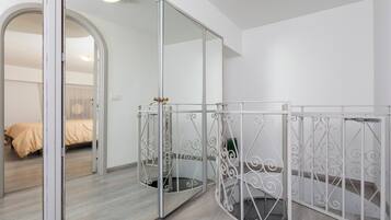 2 soverom, strykejern/-brett, wi-fi og sengetøy