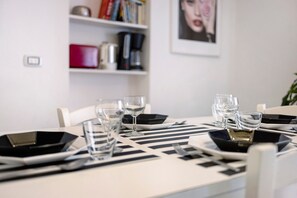 Dining - Apartment 'La Casa di Iris with Parking Space', Wi-Fi and Air Conditioning (Diano Marina)
