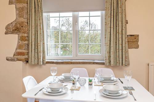 Classic Apartment, 3 Bedrooms, Non Smoking | Living area