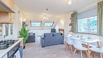 Classic Apartment, 3 Bedrooms, Non Smoking | Living area | Flat-screen TV