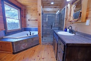 Dusche, Whirlpool, Handtücher