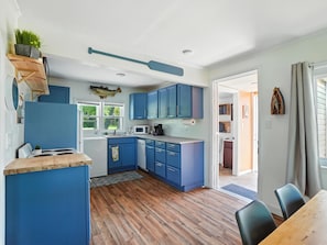 ميكروويف، فرن، موقد طهي مسطح، غسالة أطباق