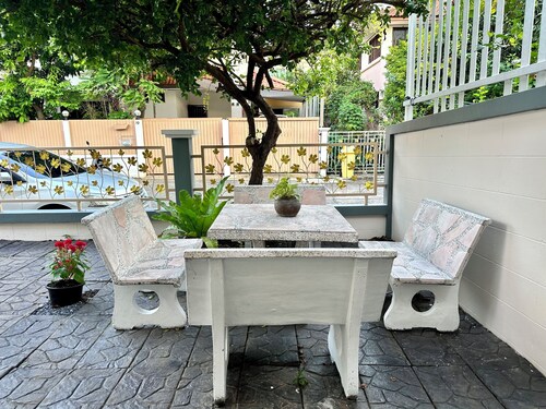 A spacious and Peaceful 3 Bedrooms detached house inside Bangkok city