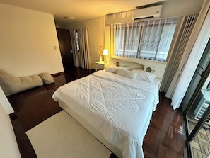 3 bedrooms, in-room safe, iron/ironing board, free WiFi