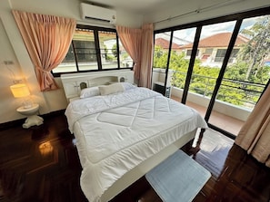 3 室のベッドルーム、セーフティボックス (室内)、アイロン / アイロン台、WiFi (無料)