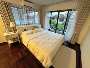 3 bedrooms, in-room safe, iron/ironing board, free WiFi