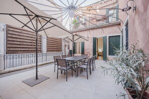 Comfort Condo, City View | Terrace/patio - Santo Stefano Palace  (Venice)