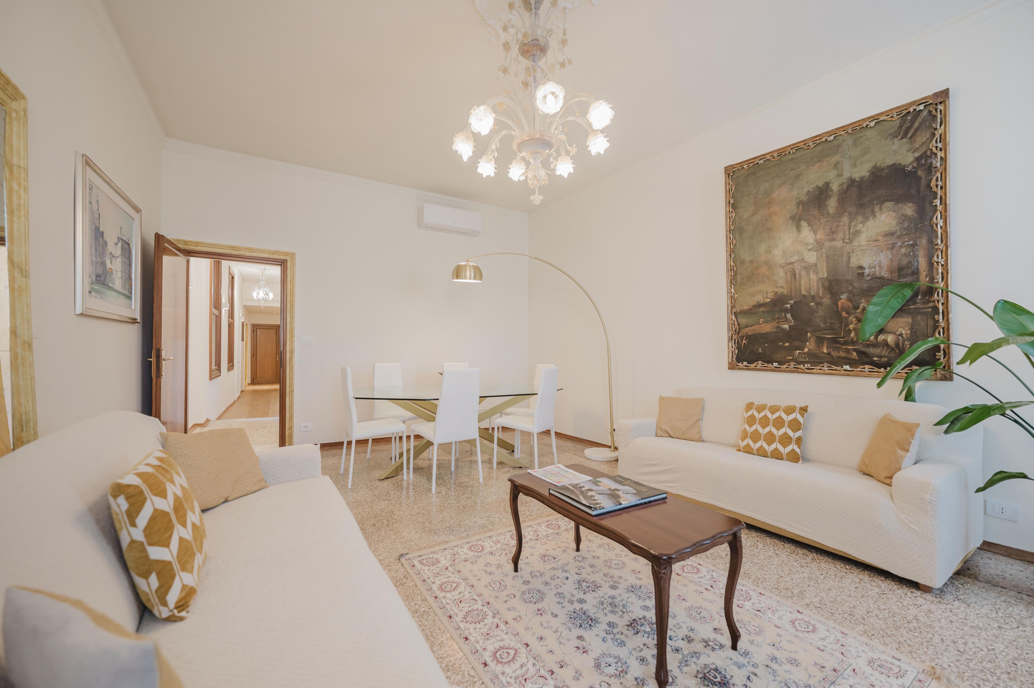 Apartamento Confort, vistas a la ciudad | Zona de estar