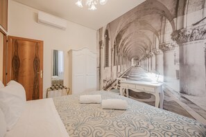 Comfort Condo, City View | Iron/ironing board, free WiFi - Santo Stefano Palace  (Venice)
