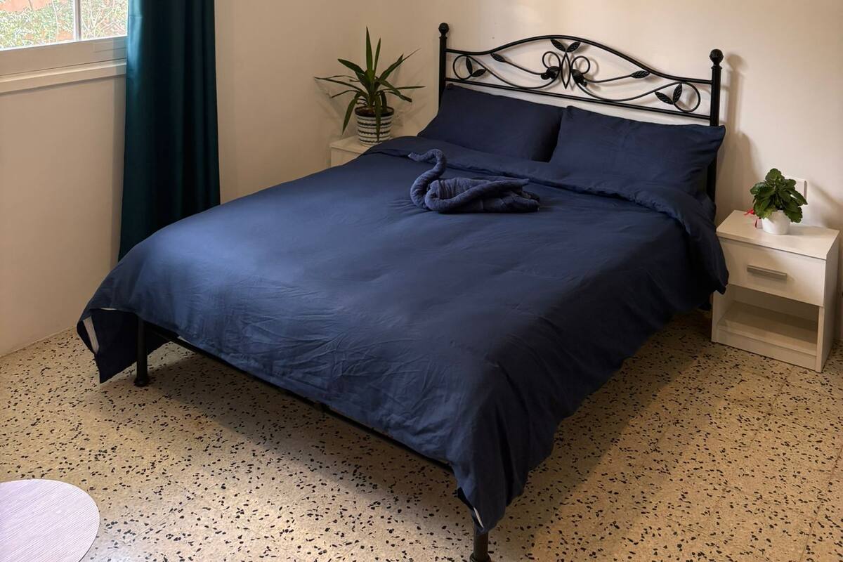 Superior Double Room, Garden View | Desk, laptop workspace, free WiFi