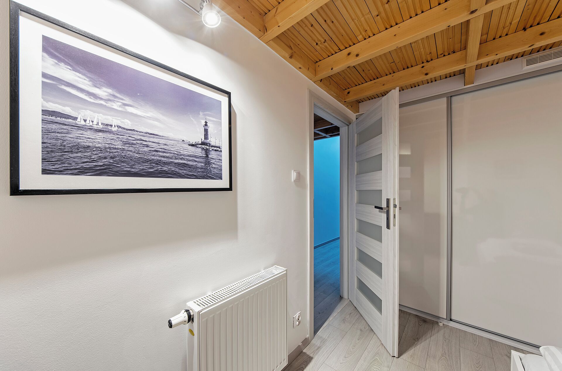 Comfort Apartment | Hypo-allergenic bedding, iron/ironing board, free WiFi