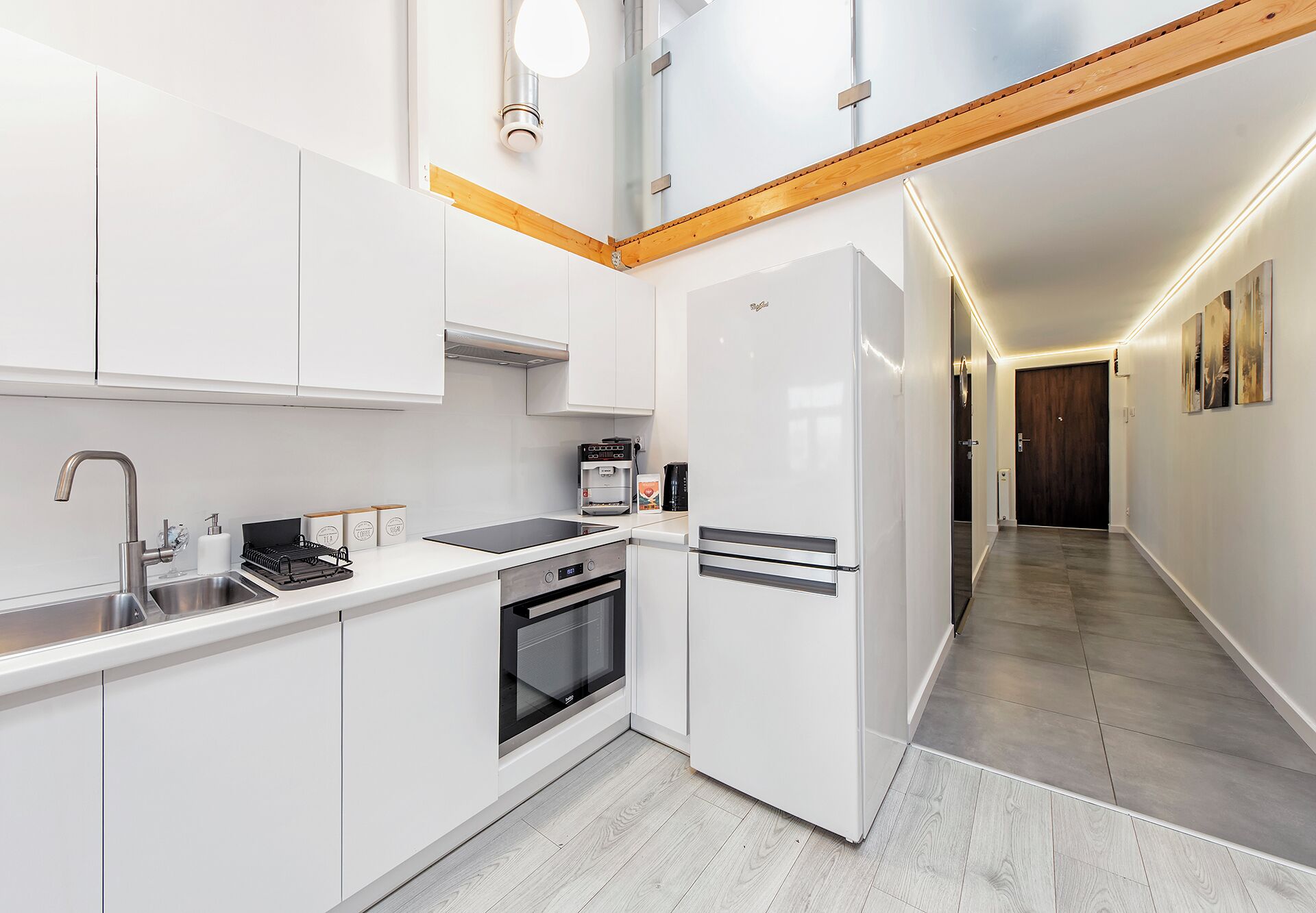 City Apartment | Private kitchenette | Coffee/tea maker, electric kettle