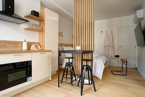 1 chambre, fer et planche Ă repasser, Wi-Fi, draps fournis