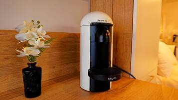Kaffee und/oder Kaffeemaschine