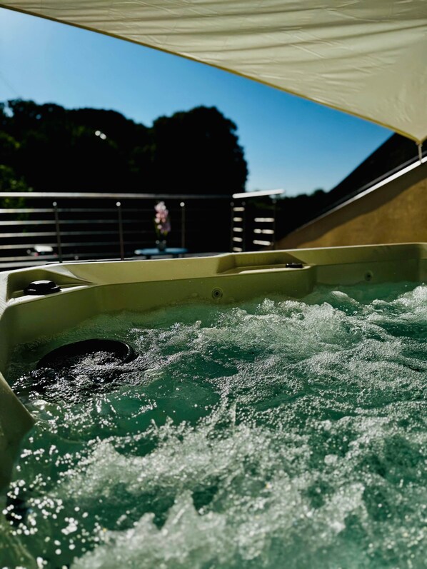 Bain à remous extérieur