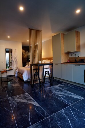 1 chambre, fer et planche à repasser, Wi-Fi, draps fournis