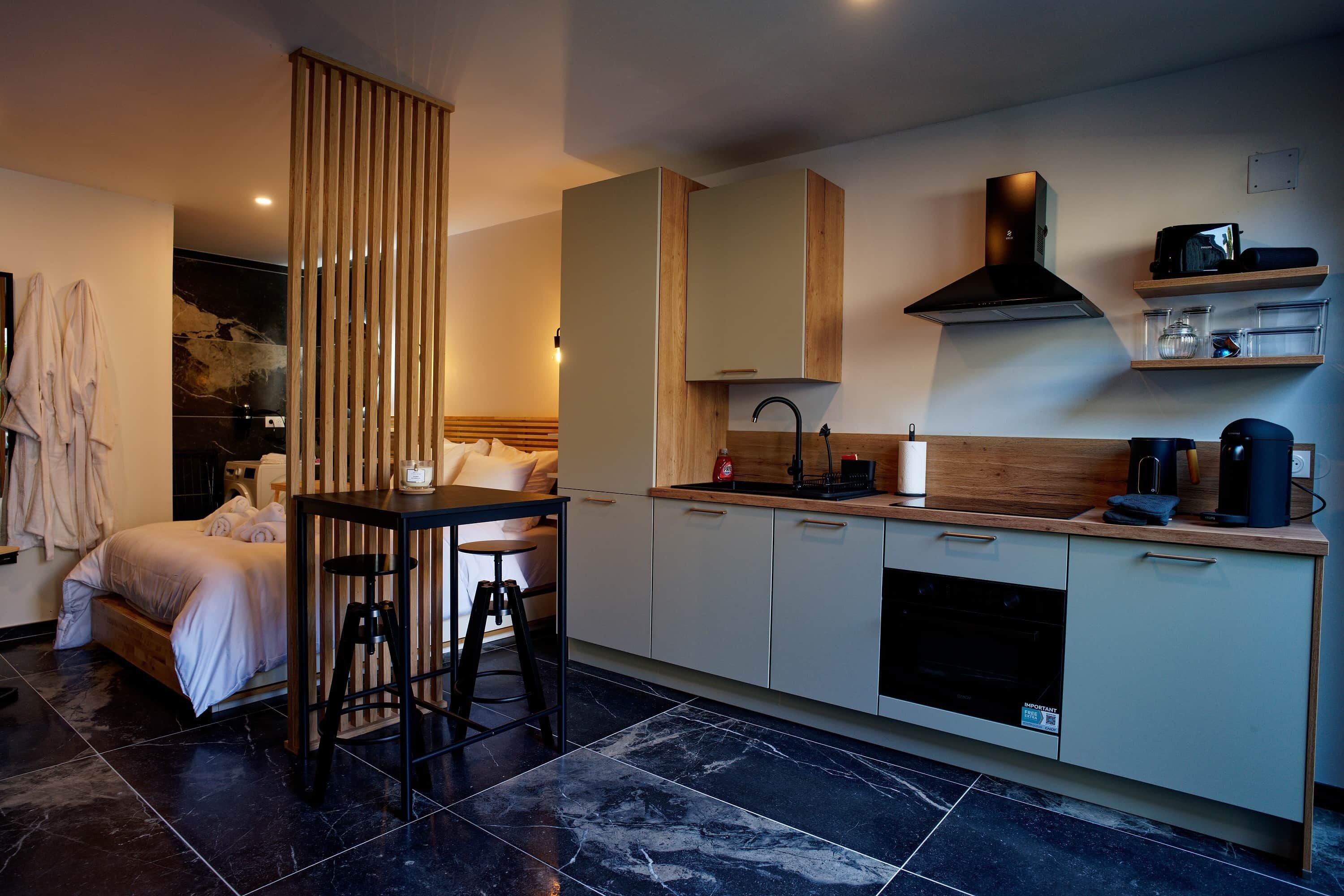 1 slaapkamer, een strijkplank/strijkijzer, wifi, beddengoed