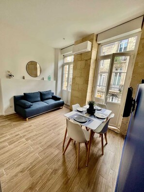 TV - Appartement climatisé au cœur de Bordeaux (Bordeaux)