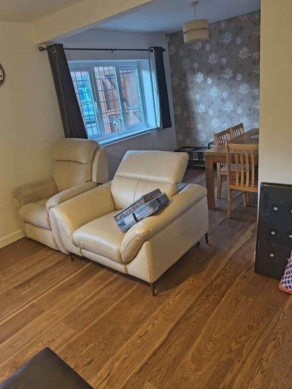 TV - The welcoming home, !! (Tenterden)