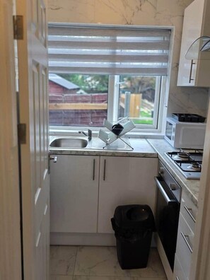 ميكروويف، فرن، موقد طهي مسطح، غسالة أطباق