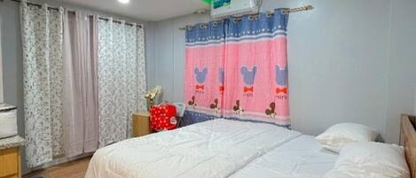 Schreibtisch, kostenloses WLAN