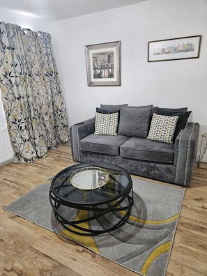 Appartement, 2 chambres | Aire de séjour
