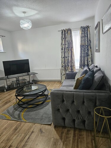 Egremont 2-br Flat With Free Parking & Wi-fi