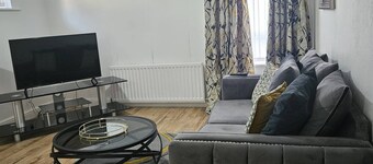 Egremont 2-br Flat With Free Parking & Wi-fi