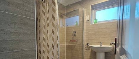 Apartment, 2 Bedrooms | Bathroom