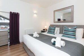 1 chambre, fer et planche à repasser, lit parapluie, Wi-Fi