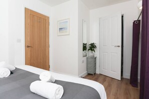 1 chambre, fer et planche à repasser, lit de bébé portatif, Wi-Fi