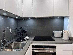 Fridge, microwave, oven, coffee/tea maker