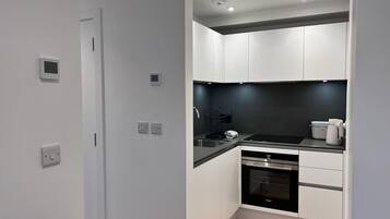 Fridge, microwave, oven, coffee/tea maker