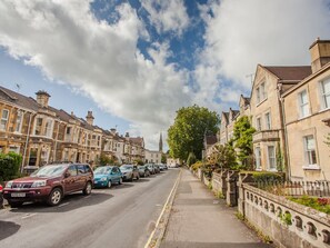 Parking - The Design Studio Apartment (Bath)