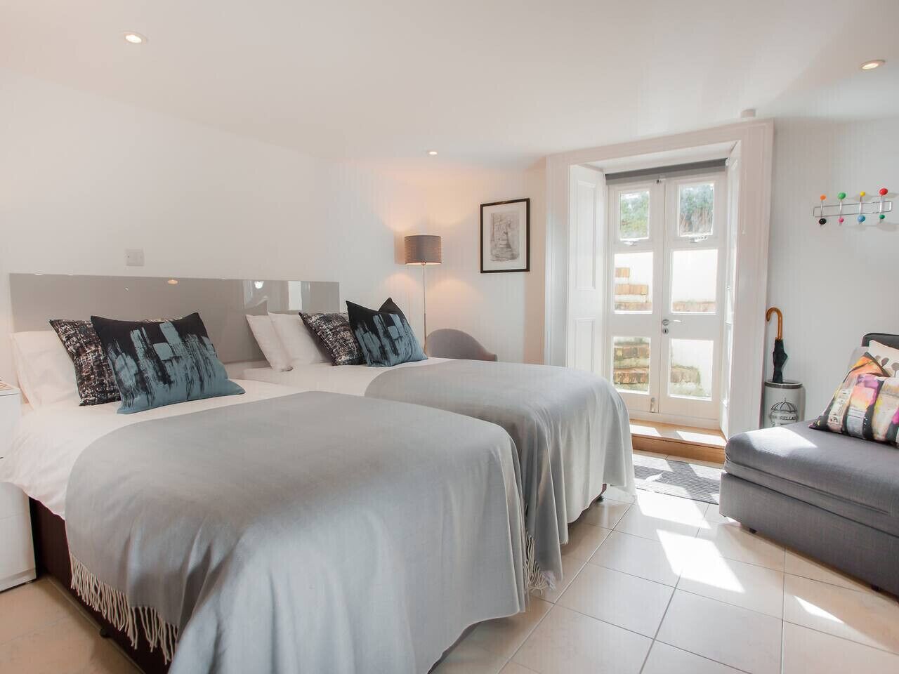 1 bedroom, desk, iron/ironing board, WiFi