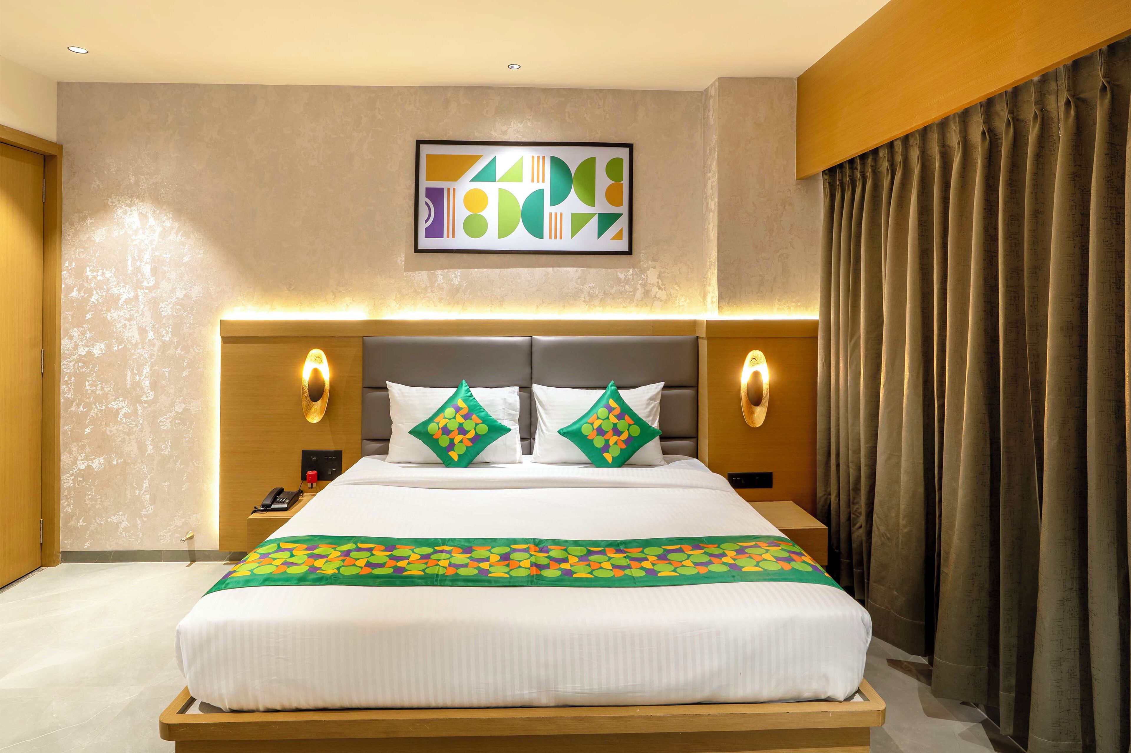 Chambre Double Deluxe | Fer et planche à repasser