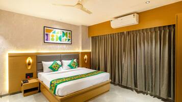 Deluxe Double Room | Iron/ironing board
