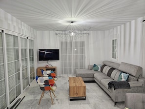 Smart TV, computer monitors - LUZ DE LA MARINA - Penthouse in Punta de la Mona of La Herradura (Almuñécar) (Almuñécar)