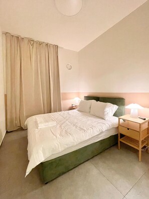 熨斗/熨衣板、WiFi、床单