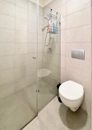 淋浴设施、吹风机