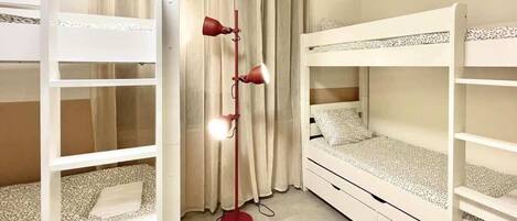 Bügeleisen/Bügelbrett, WLAN, Bettwäsche