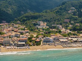 Una playa cerca